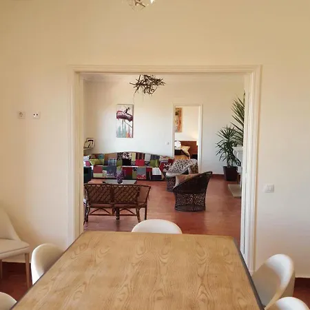 Villa Mombal - *