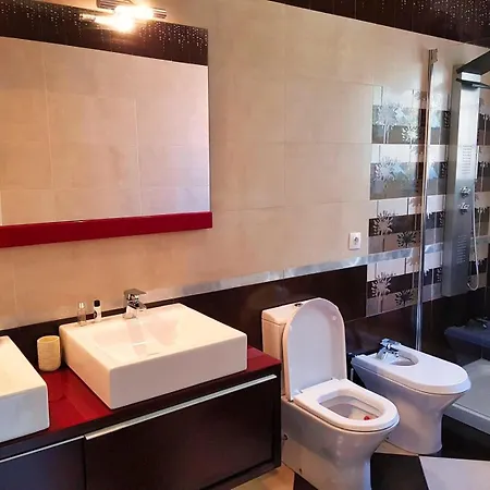 Villa Mombal - *
