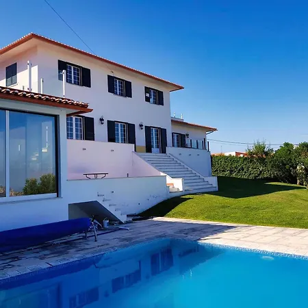 Villa Mombal - *